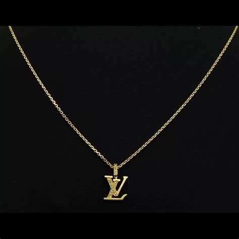 louis vuitton petite necklace|Louis Vuitton monogram necklace.